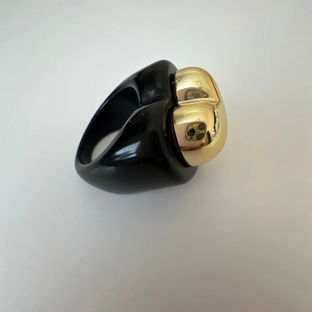Primark Chunky Resin Heart Ring Black Gold Tone Size 6
